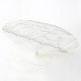 Oval dining table by Eero Saarinen for Knoll International, 1960s.