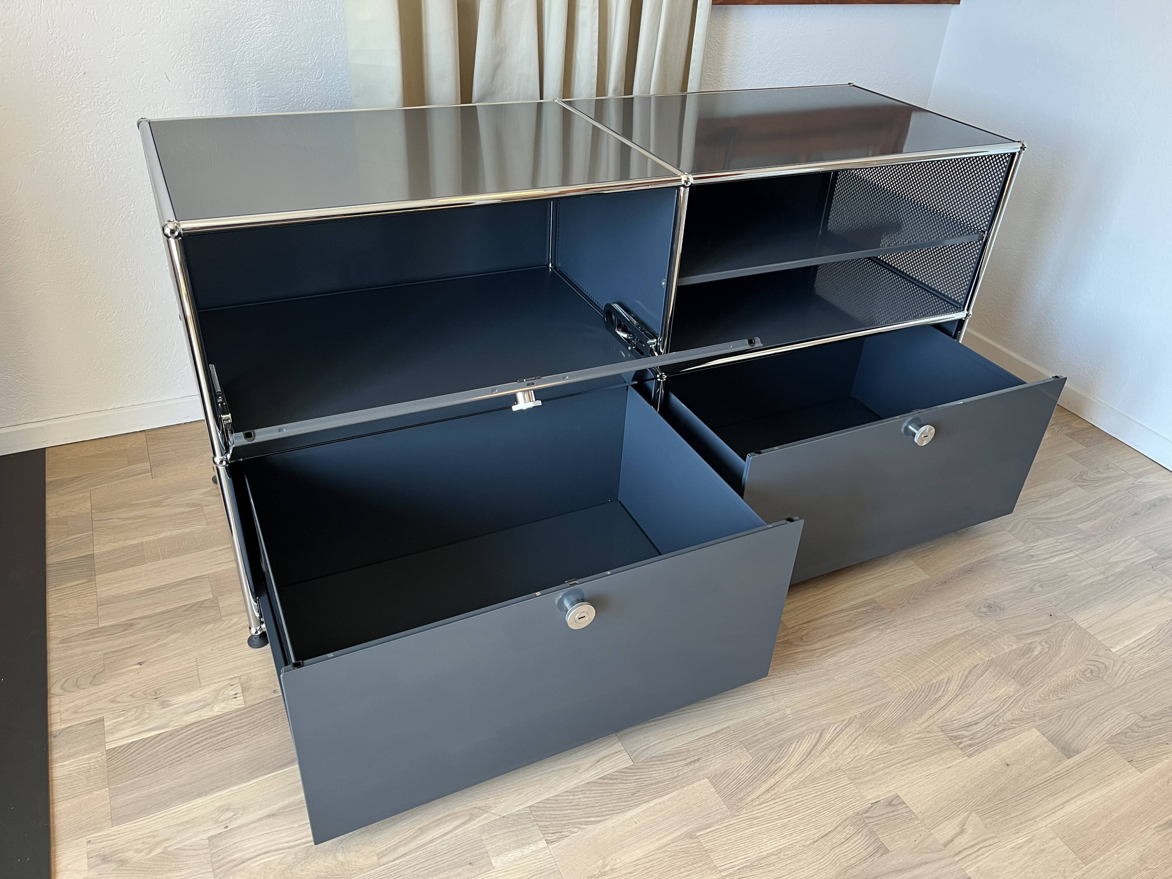 USM Haller chest of drawers in Anthracite Grey