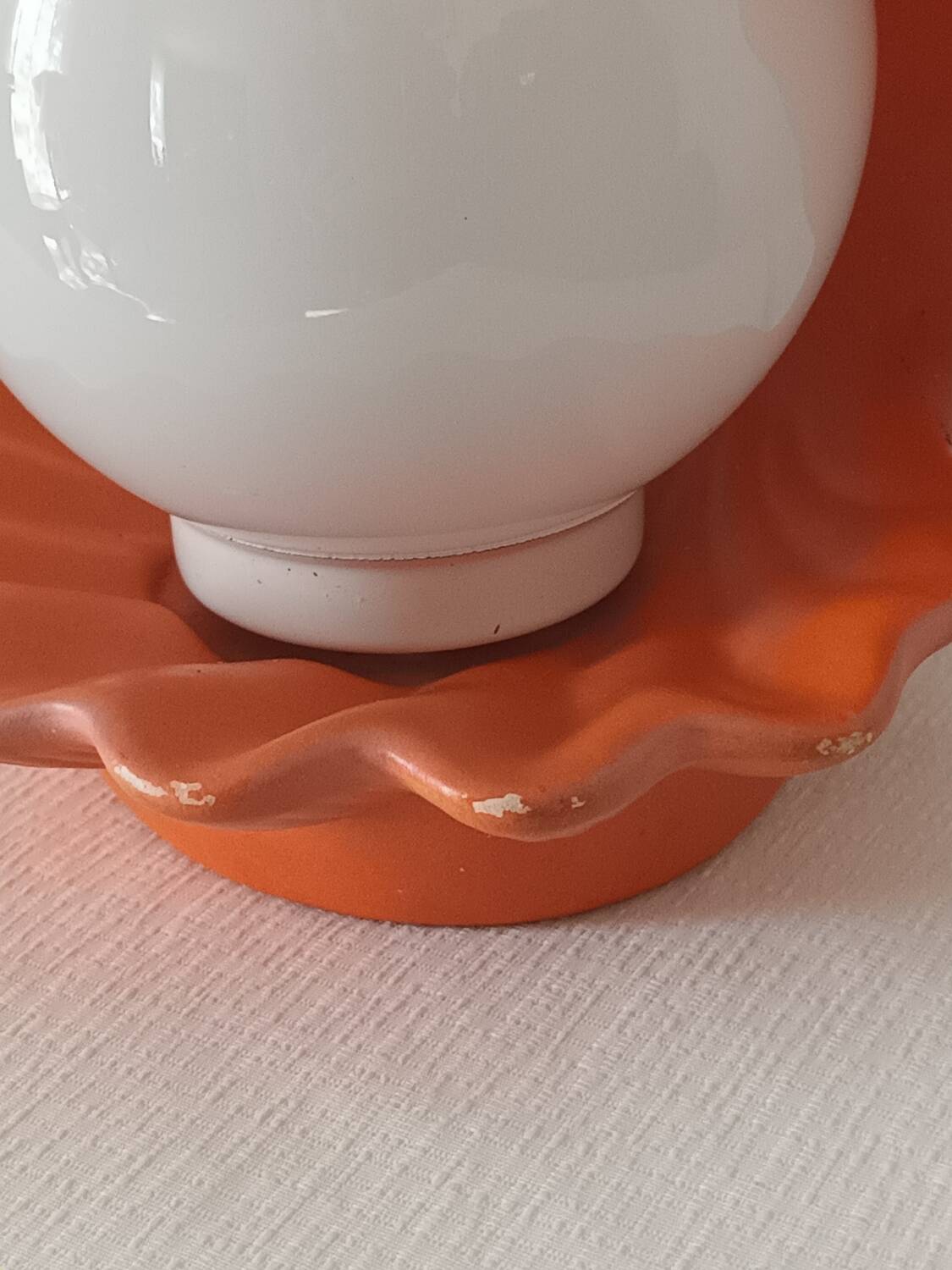 Vintage ceramic seashell lamp