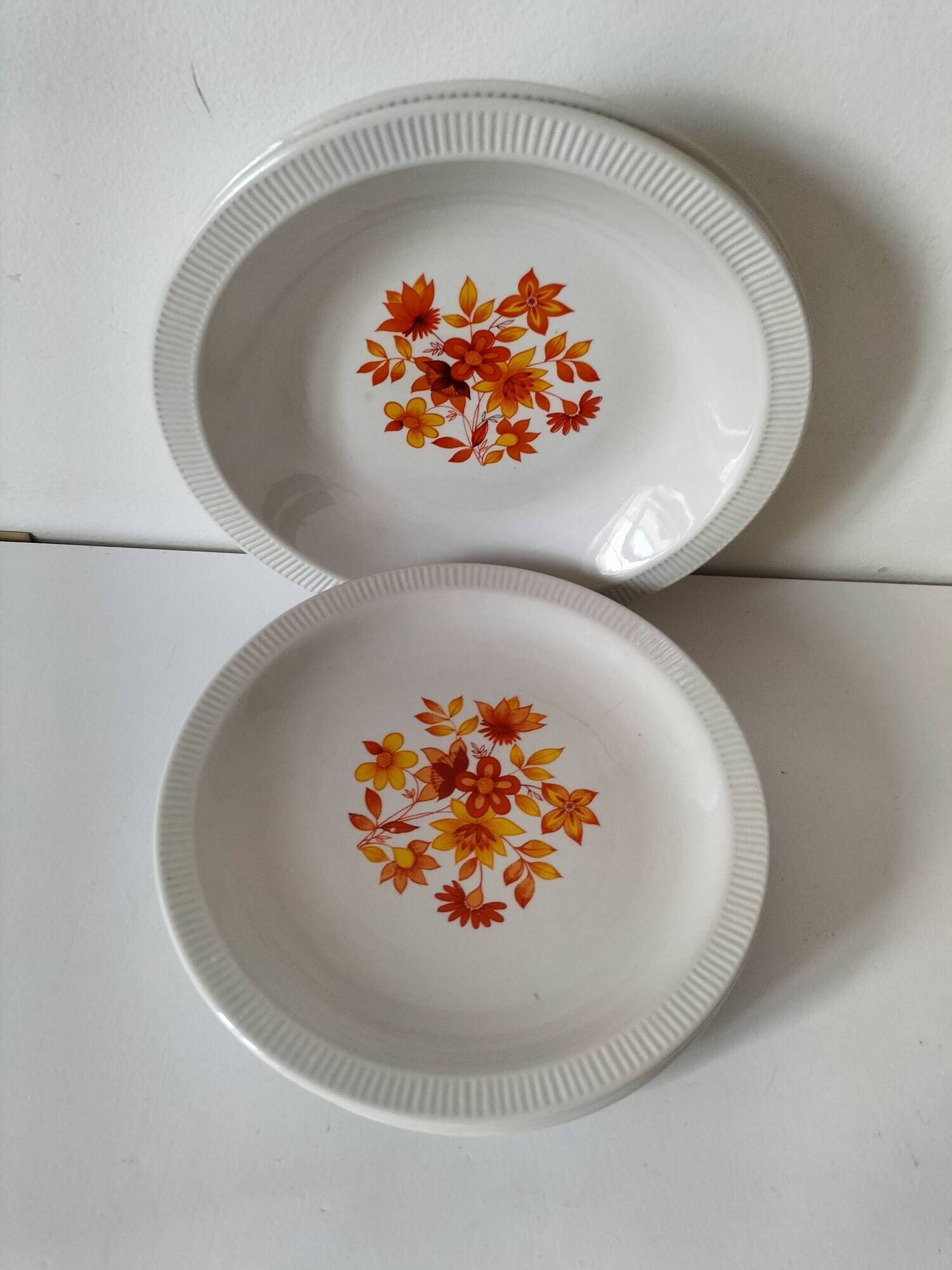 6 flower power plates from the 70s