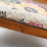 Ancienne banquette à motif floral