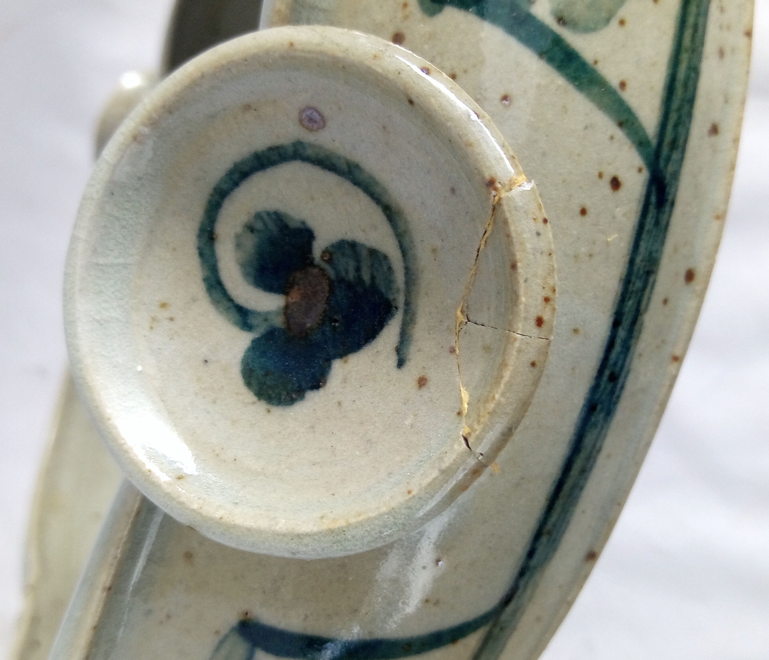 Ain's artisanal vegetable-patterned dish