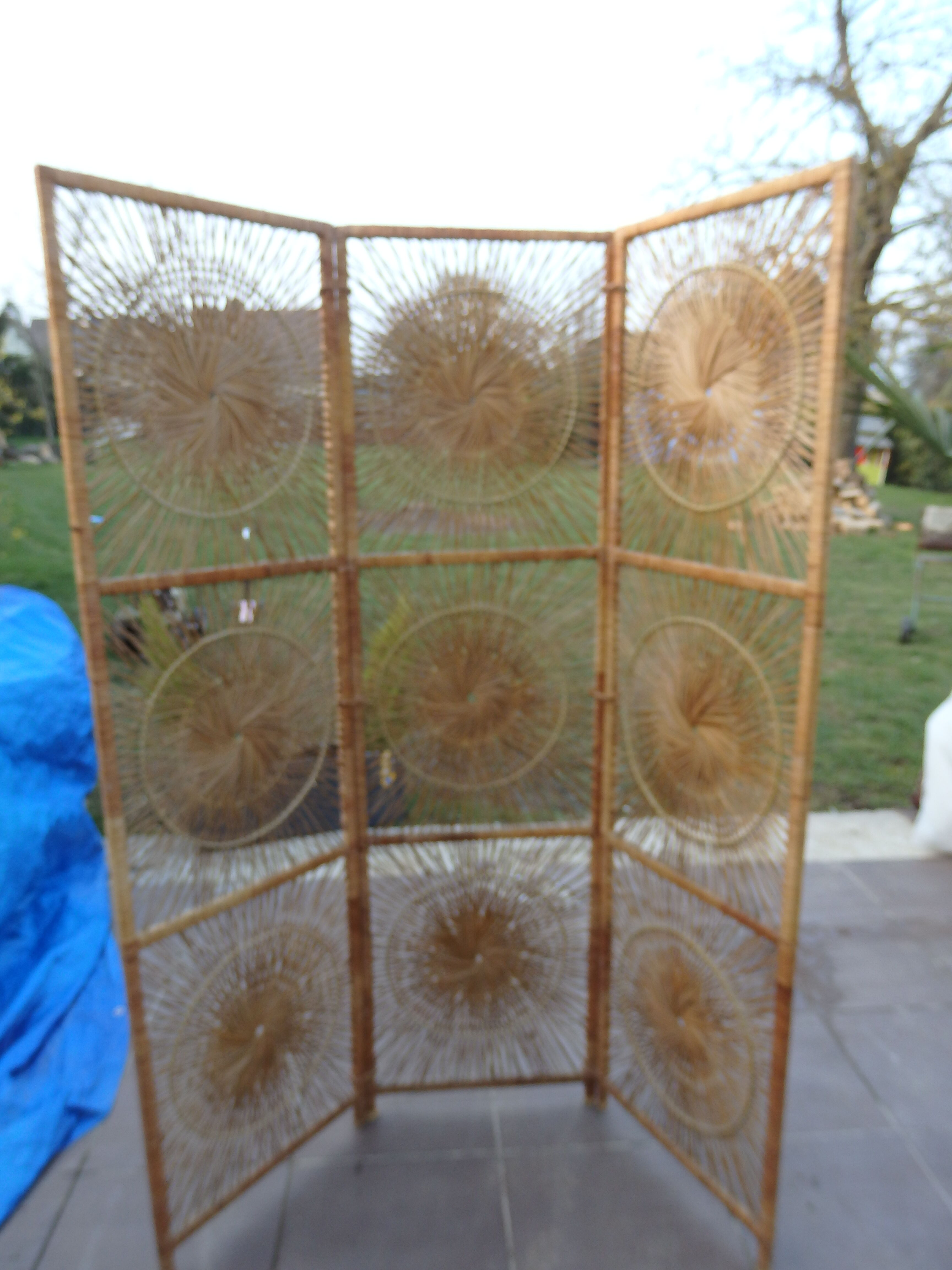 Sun wicker screen