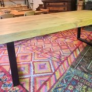 Table grande dimension en manguier pied comptemporain