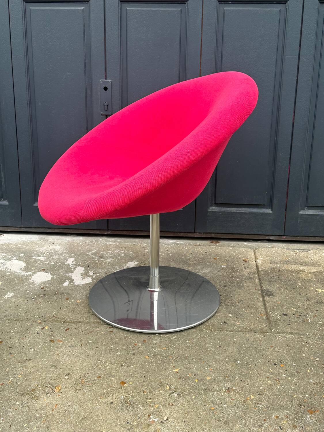 Pierre Paulin Globe armchair for Artifort new fabrics