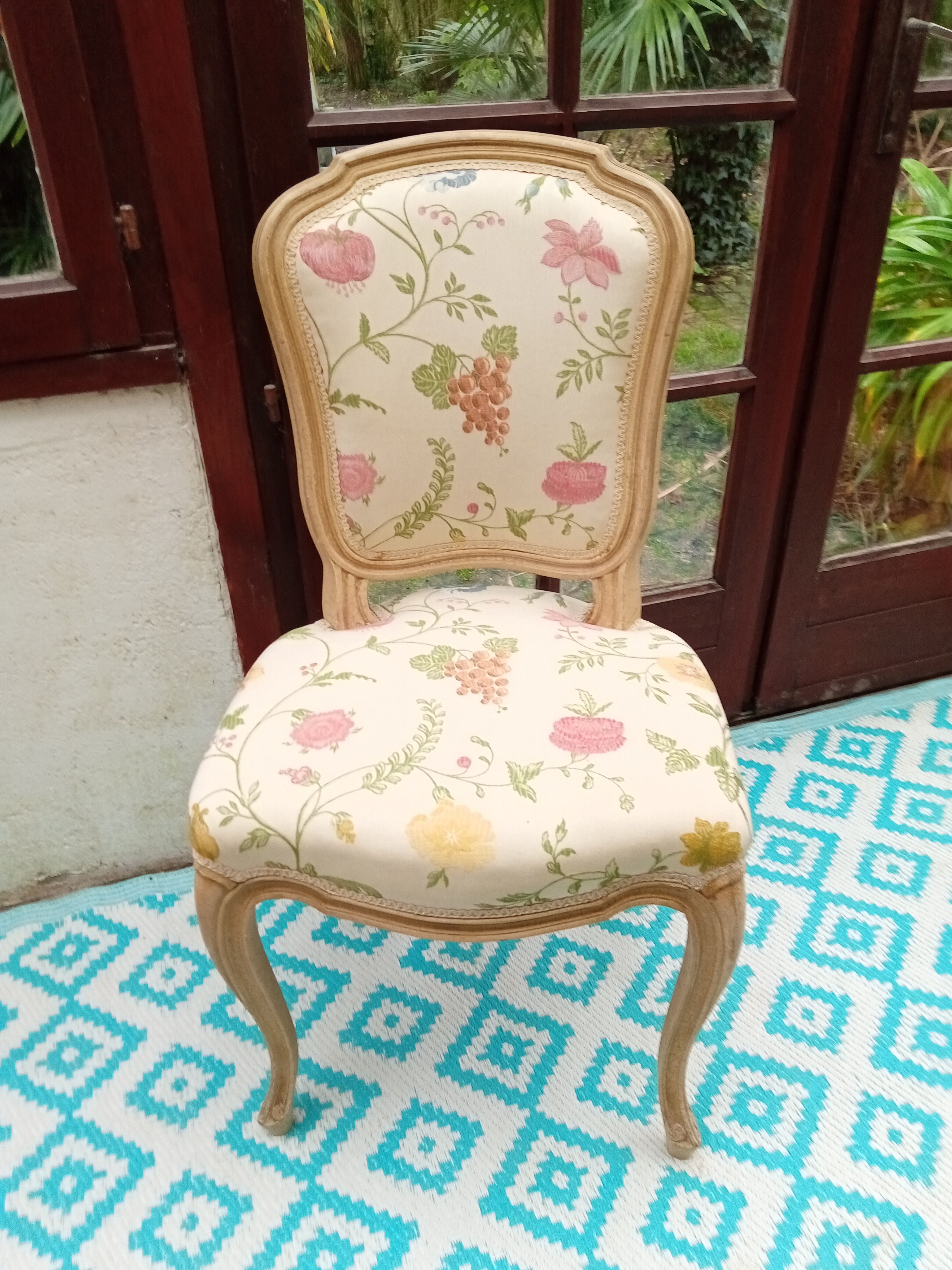 Upholstered chair Louis XV