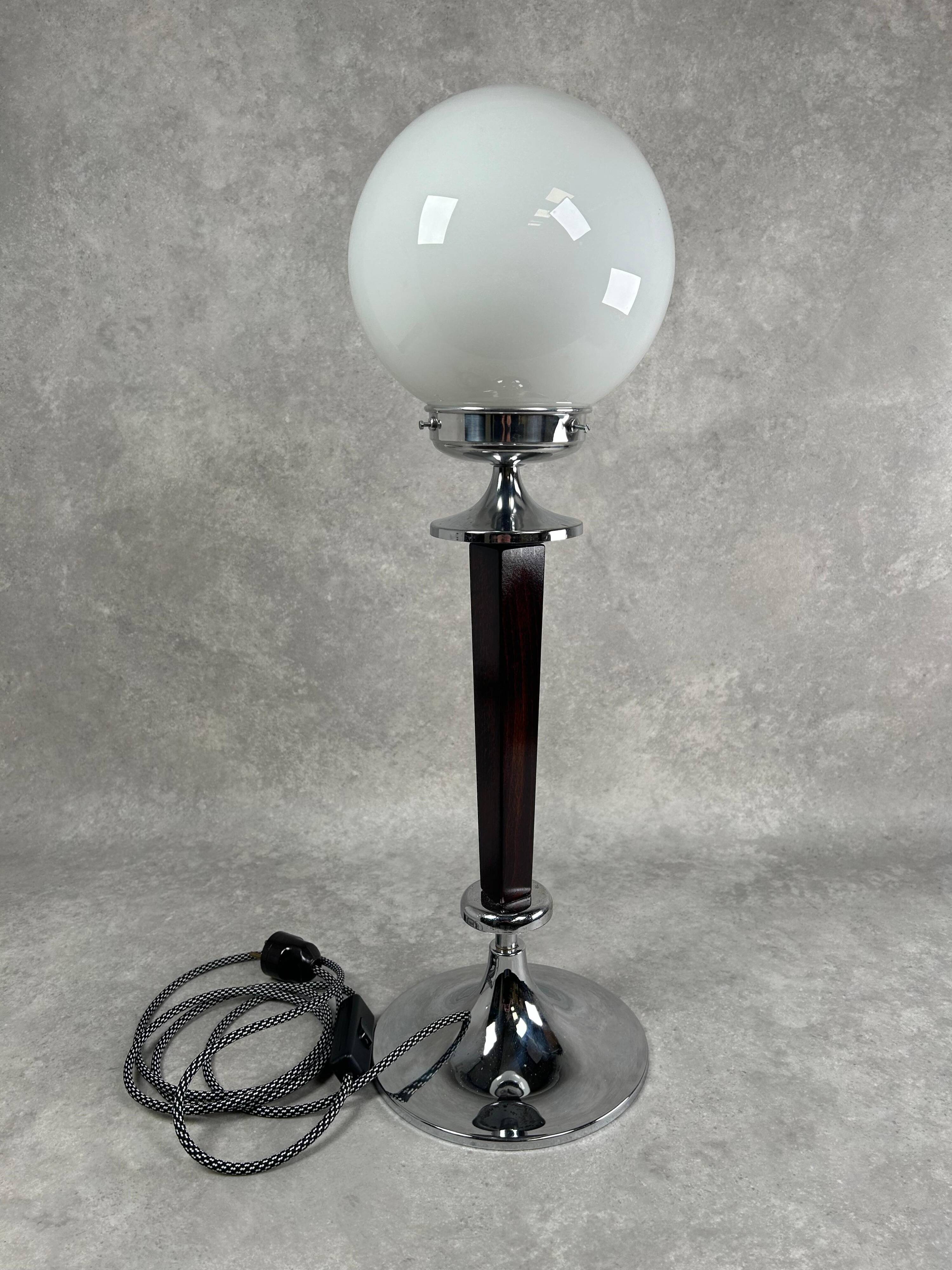 Lampe de table art déco