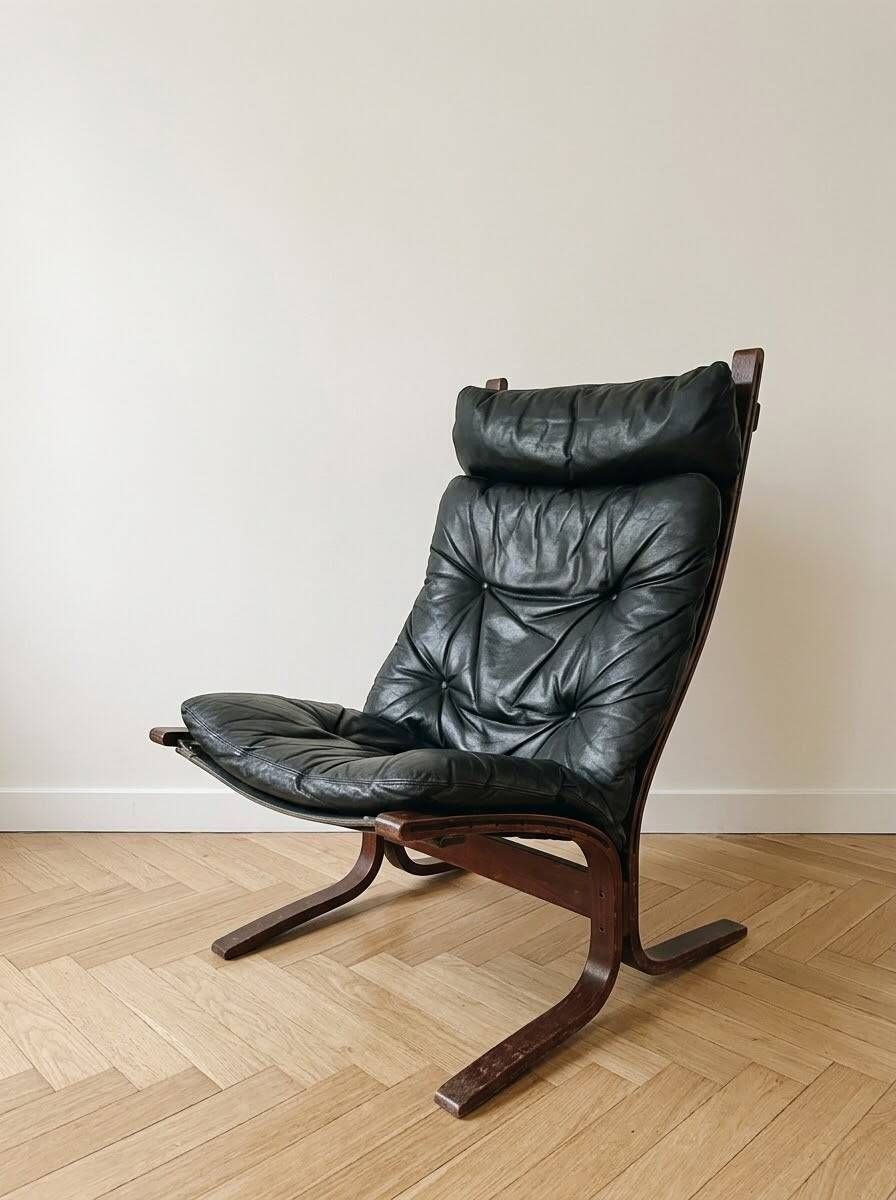 Vintage Siesta armchair by Ingmar Relling for Westnofa in black leather.