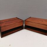 Tables de chevet murales en palissandre. Danoises et des années 1960-70.