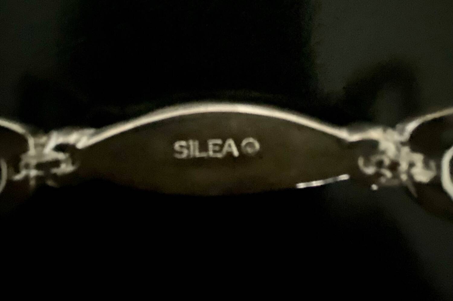 6 Silea knife holders in silver-colored metal stirrup shape