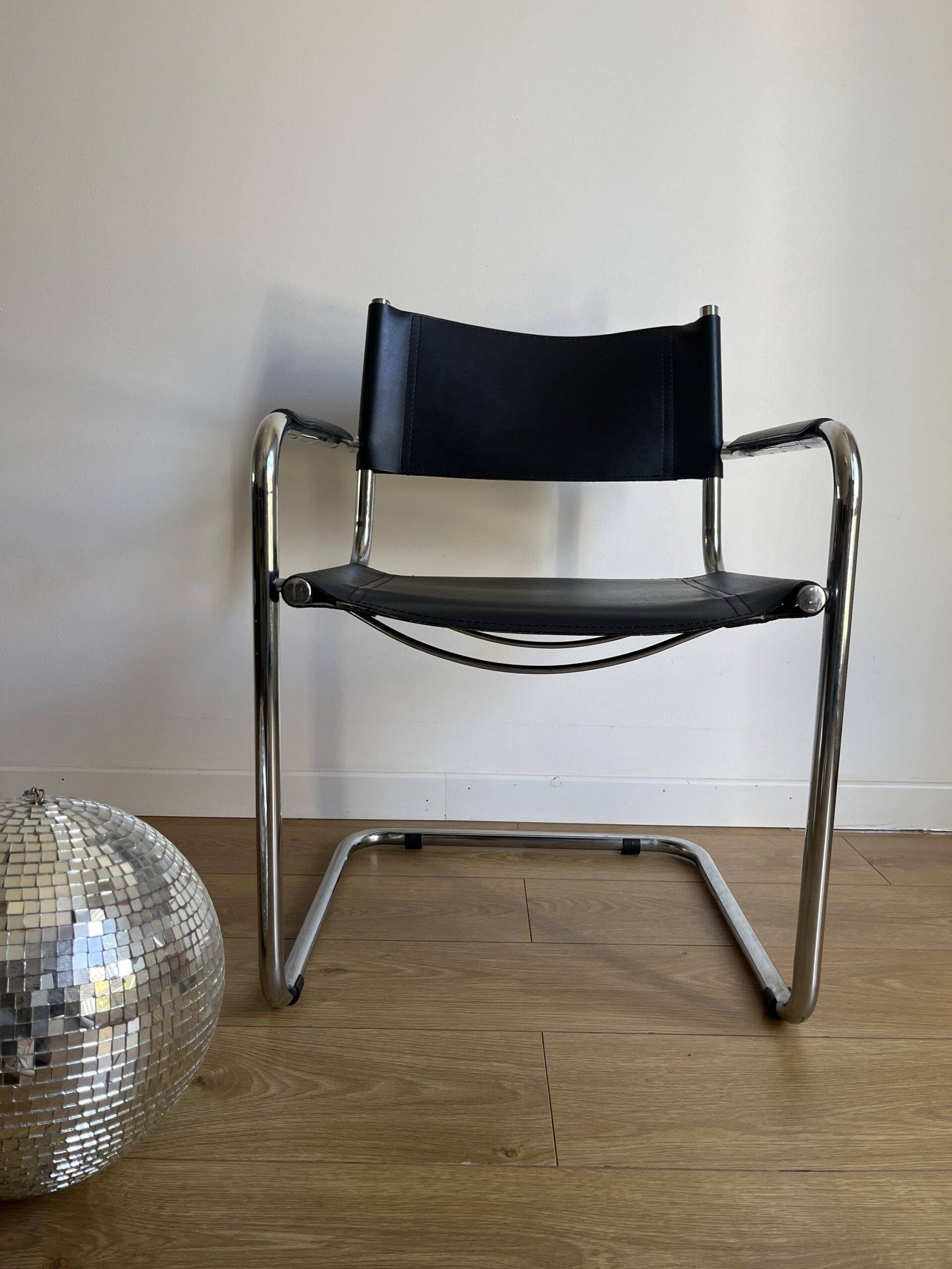 Black leather cantilever armchair Bauhaus design