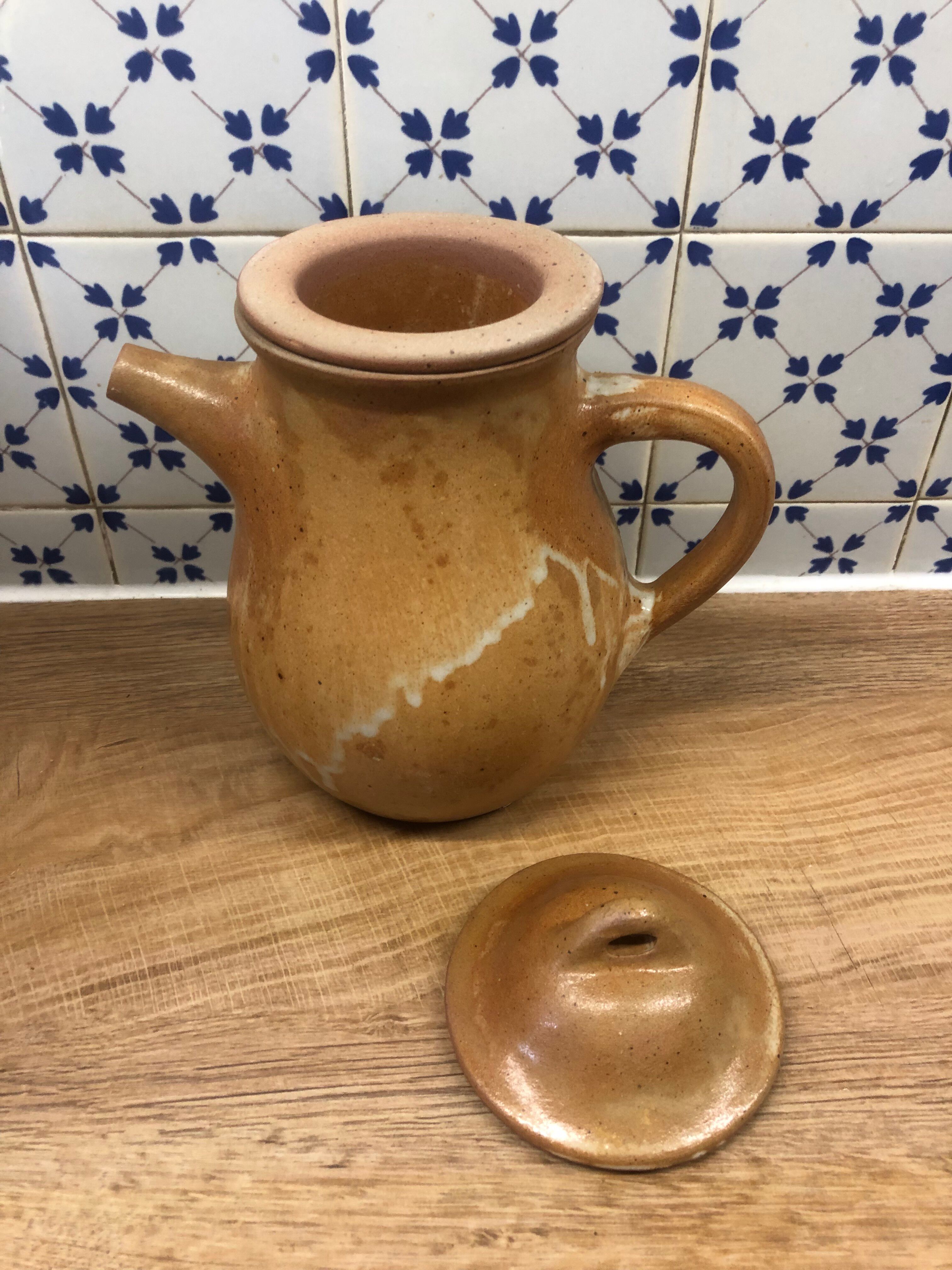 Teapot with its 8 mazagrans