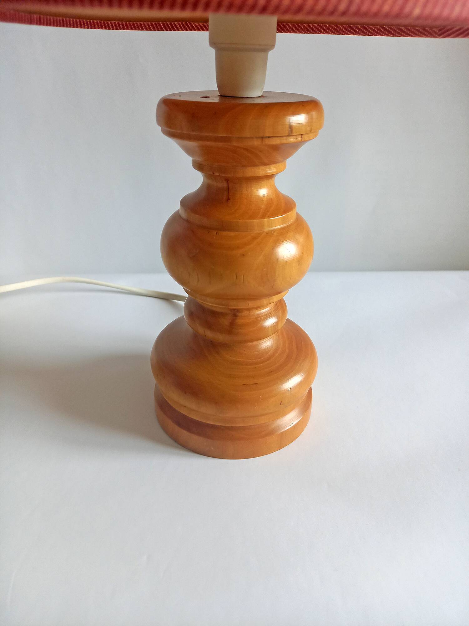 Old vintage lamp in turned wood 60s/70s fabric lampshade