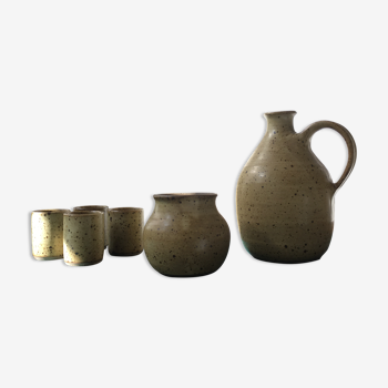 Series of pyrity stoneware tableware