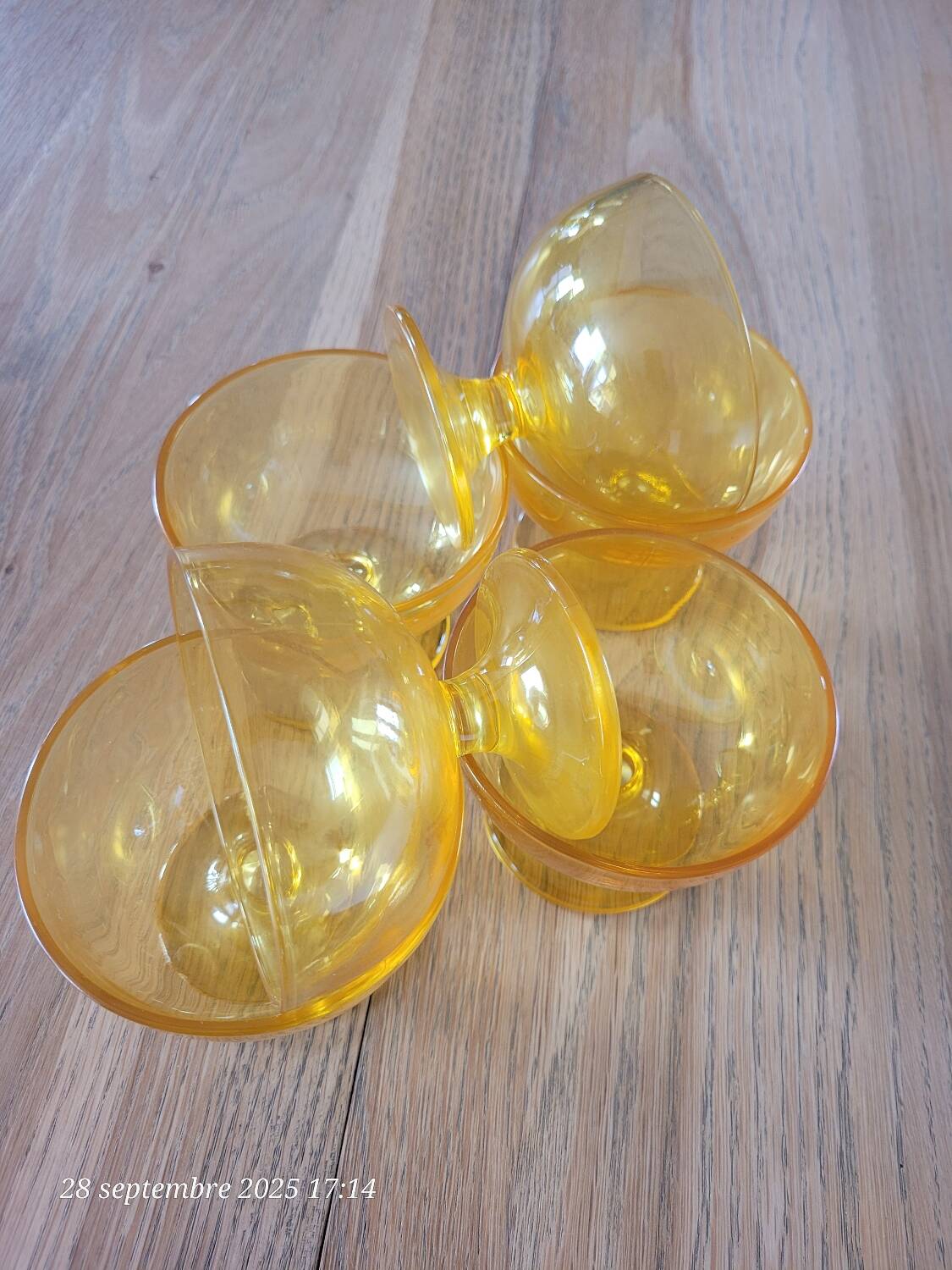 6 coupes à glace en verre jaune