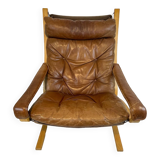 Beautiful vintage Westnofa chair model Siesta by Ingmar Relling. Leather Siësta chair. Nice patina.