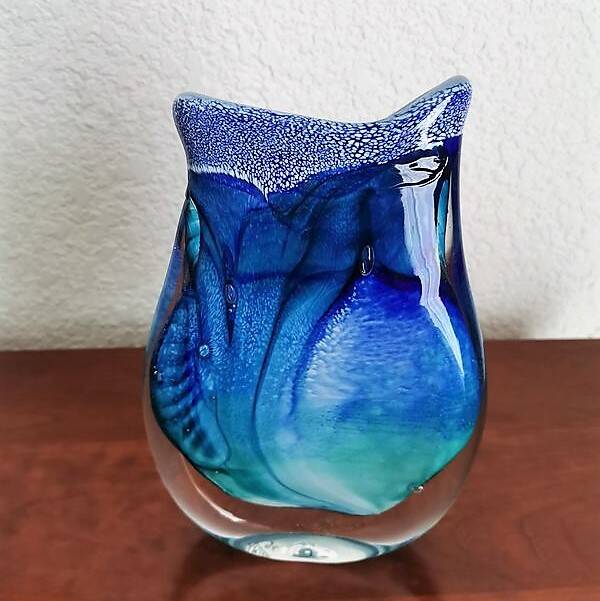 Vase en verre soufflé par JL Gambier