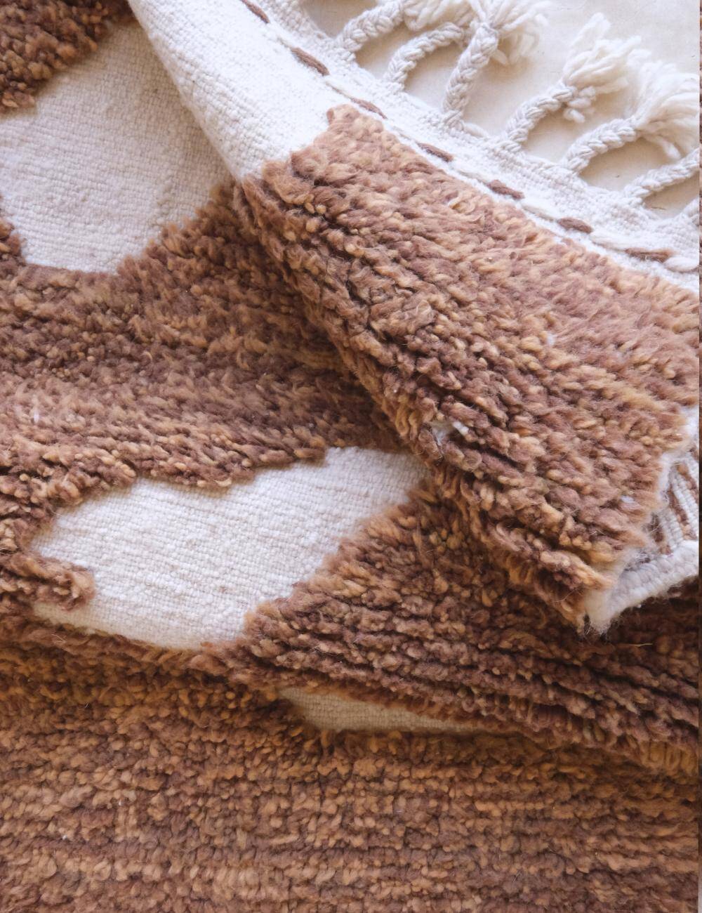 Contemporary Brown Rug - 283 x 220 cm