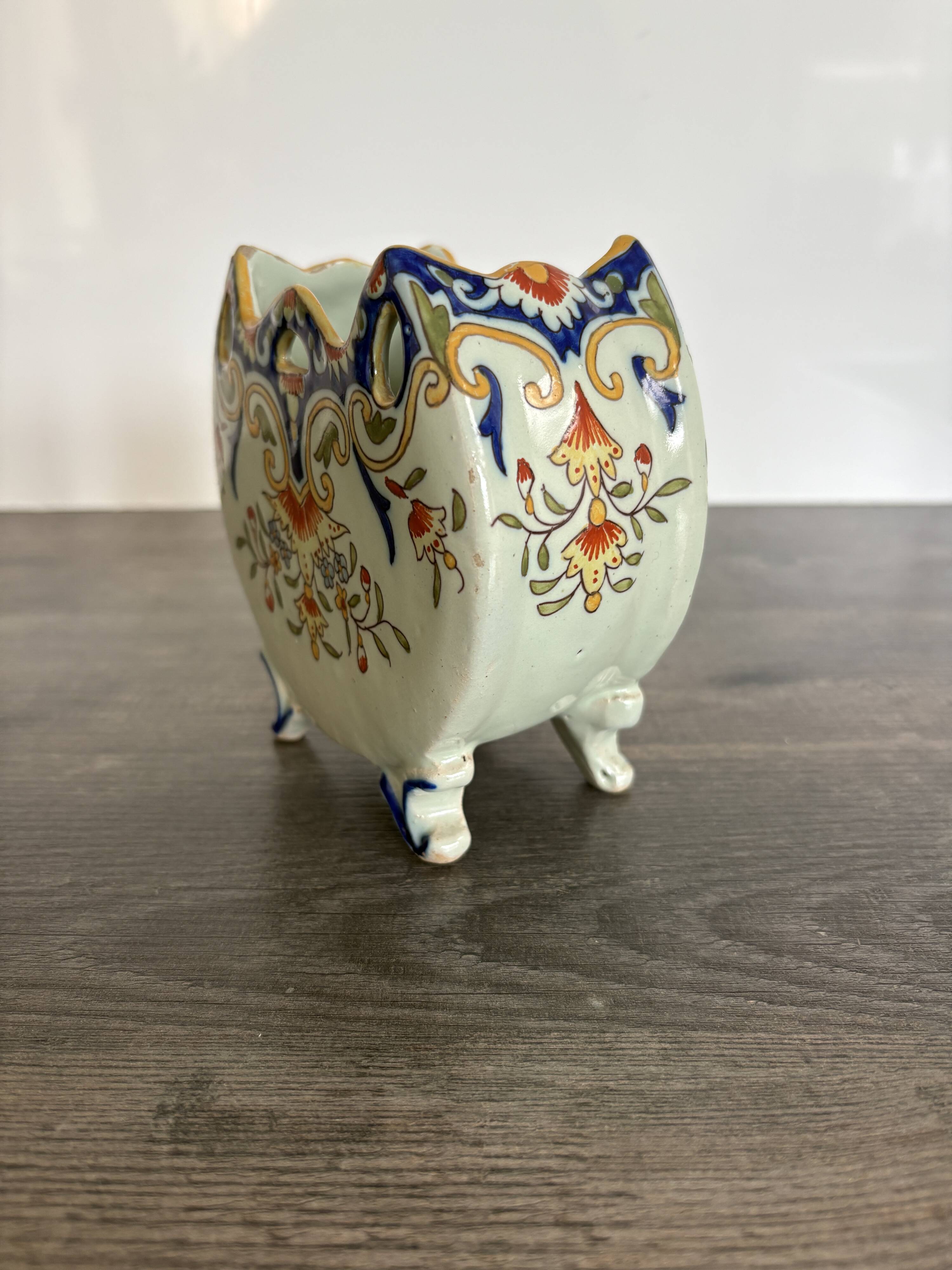 Antique cache-pot in Art Nouveau faience