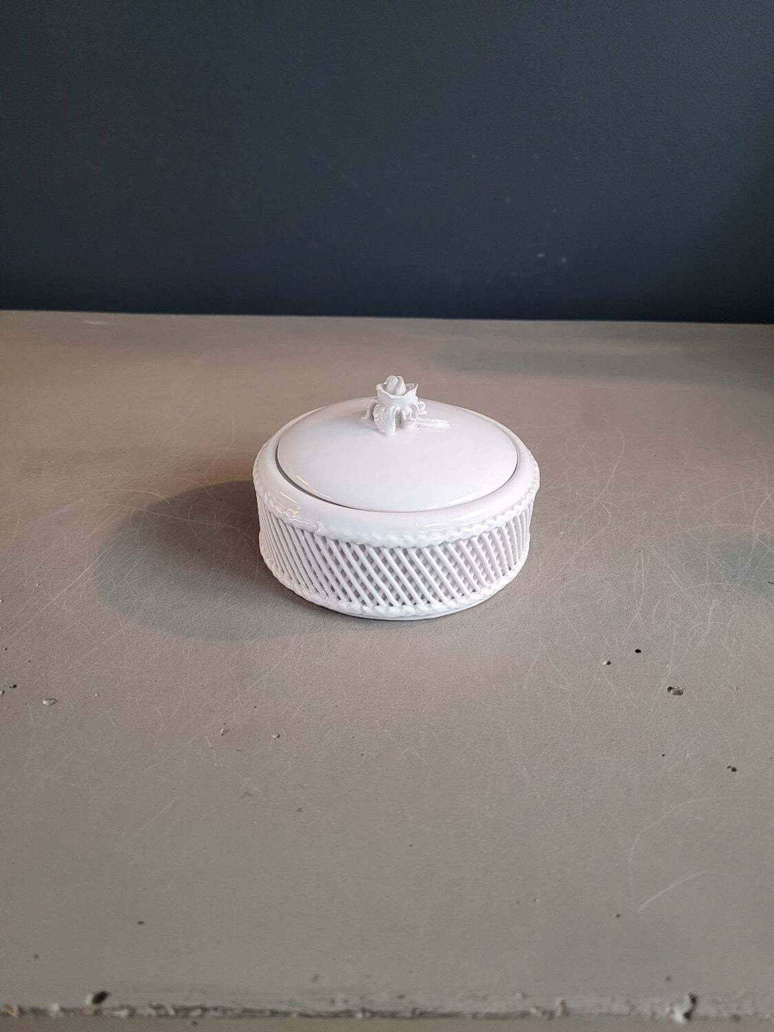 Porcelain jewelry box