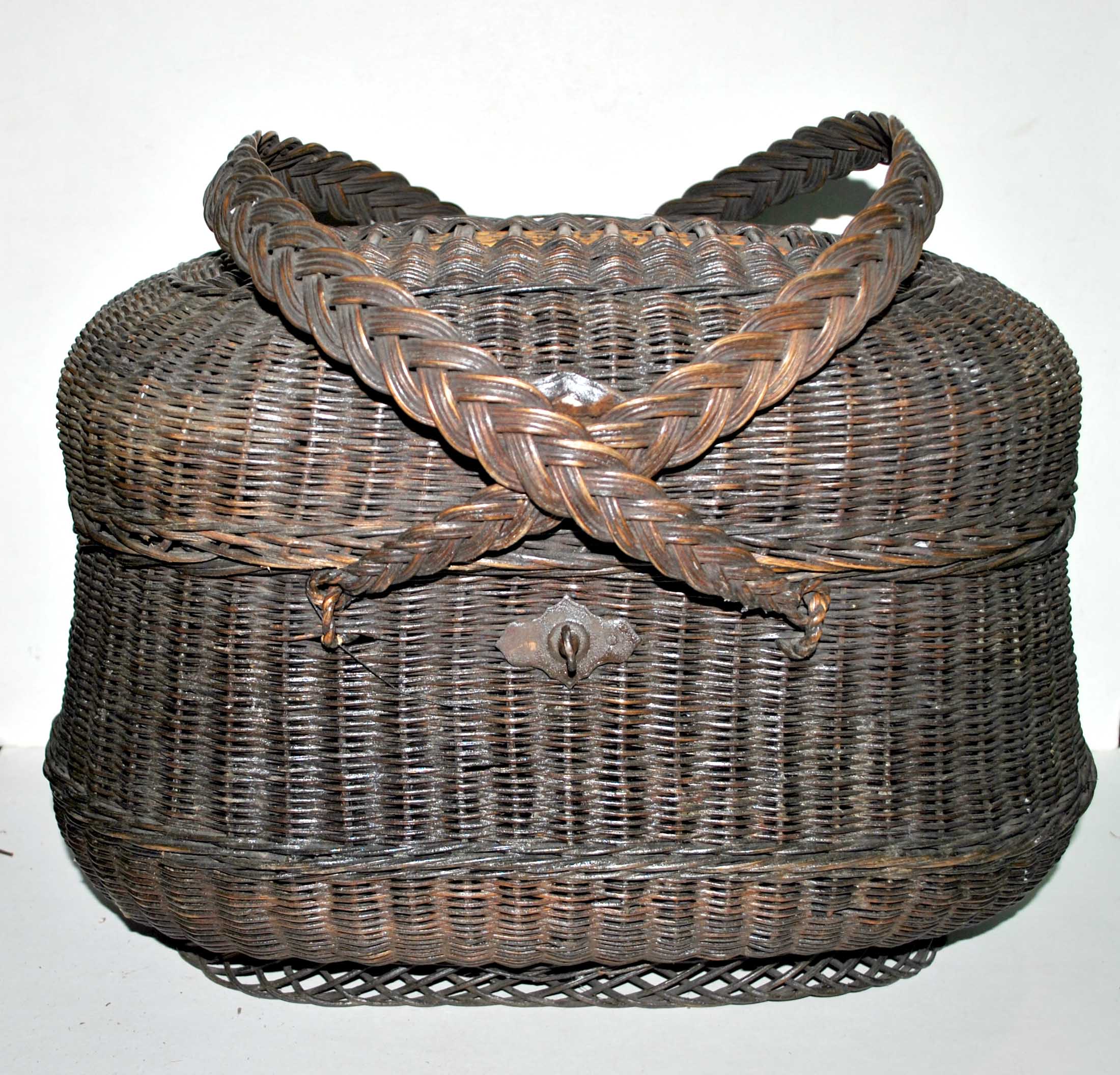 Panier couvert en osier noir 1900 - panier bressan de marché