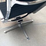 Set of aluminium chairs EA 124 Mid-Century by Charles & Ray Eames for Herman Miller, 1960s.