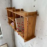 Wall mount pin "regain"