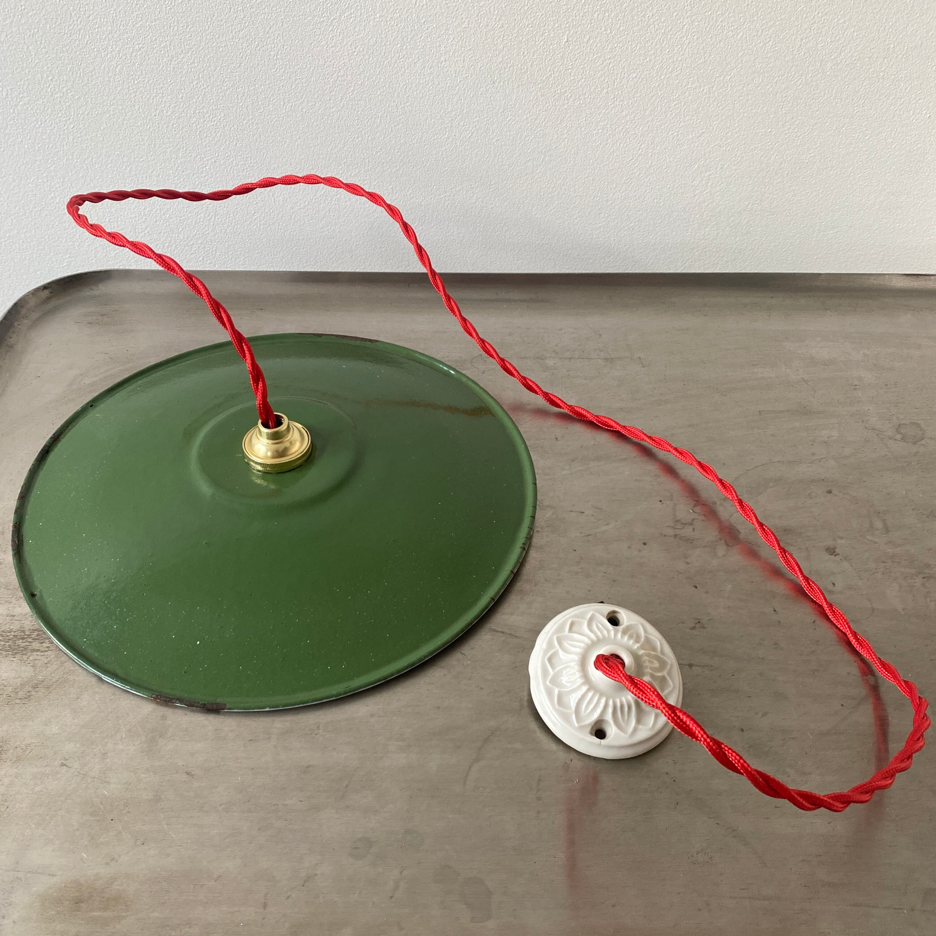 2 industrial suspensions in green enamelled sheet