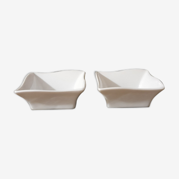 2 ceramic ramekins wave shape