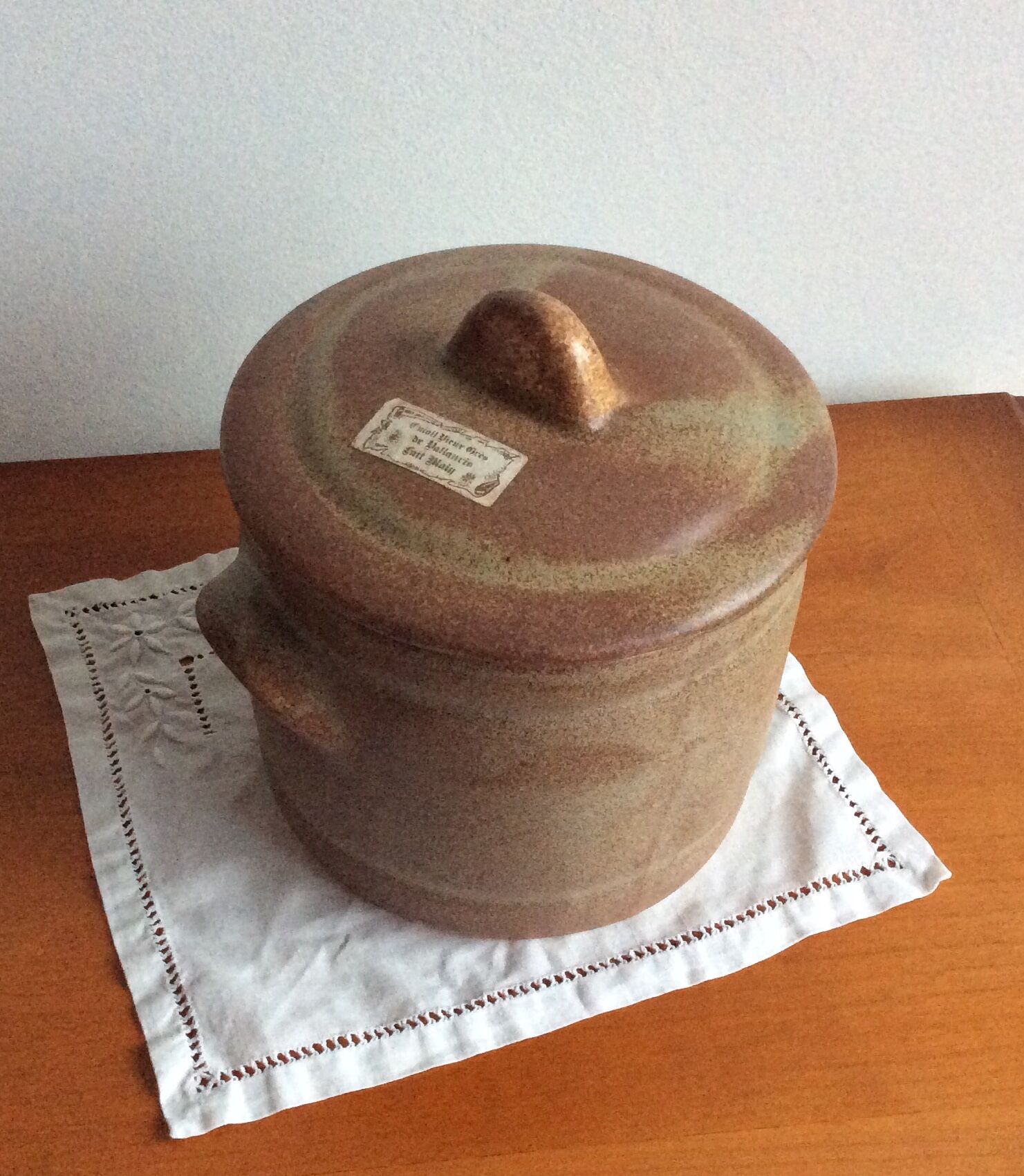 Pot with lid e-mail old sandstone of Vallauris - handmade