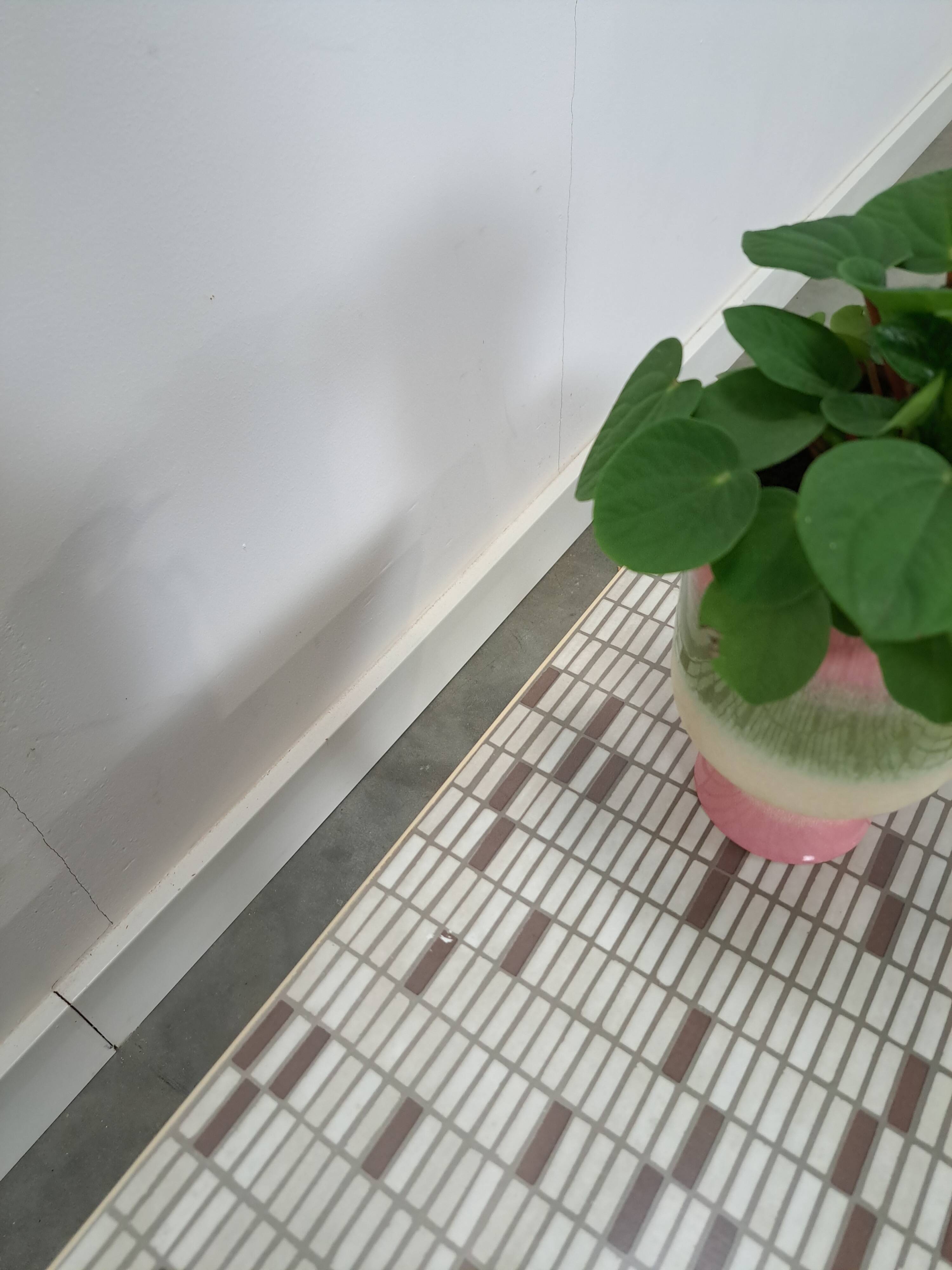 Formica bijzettafel Opal met houten poten, plantentafel