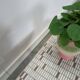 Table d'appoint en formica Opal avec pieds en bois, table à plantes