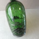Ancienne carafe en verre, décor en métal argenté
