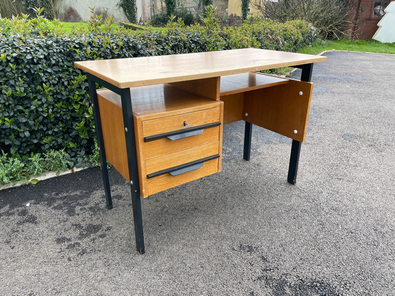 Vintage modernist desk 1950-60 wood