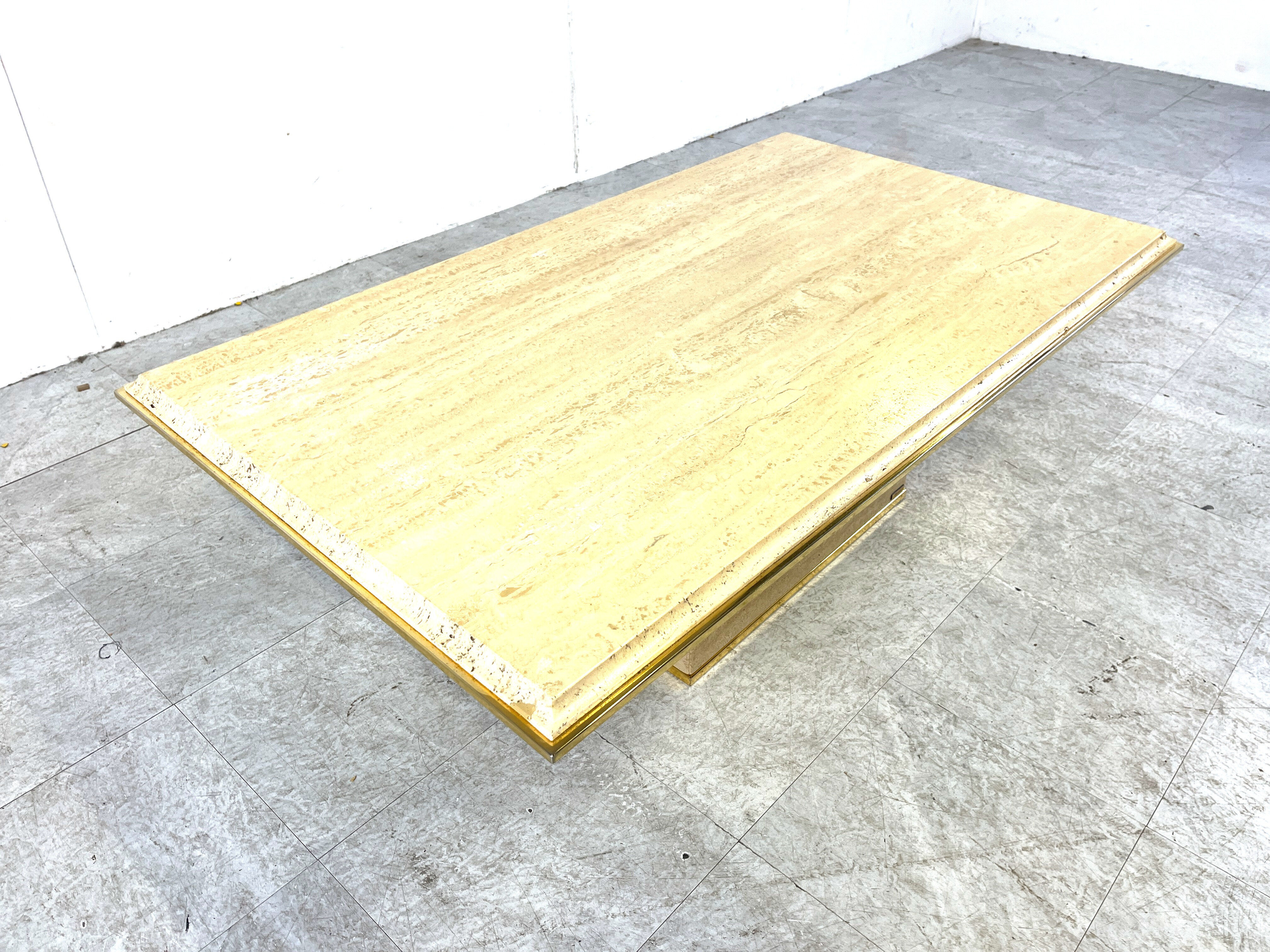 Table basse en travertin et laiton par Fedam, années 1970