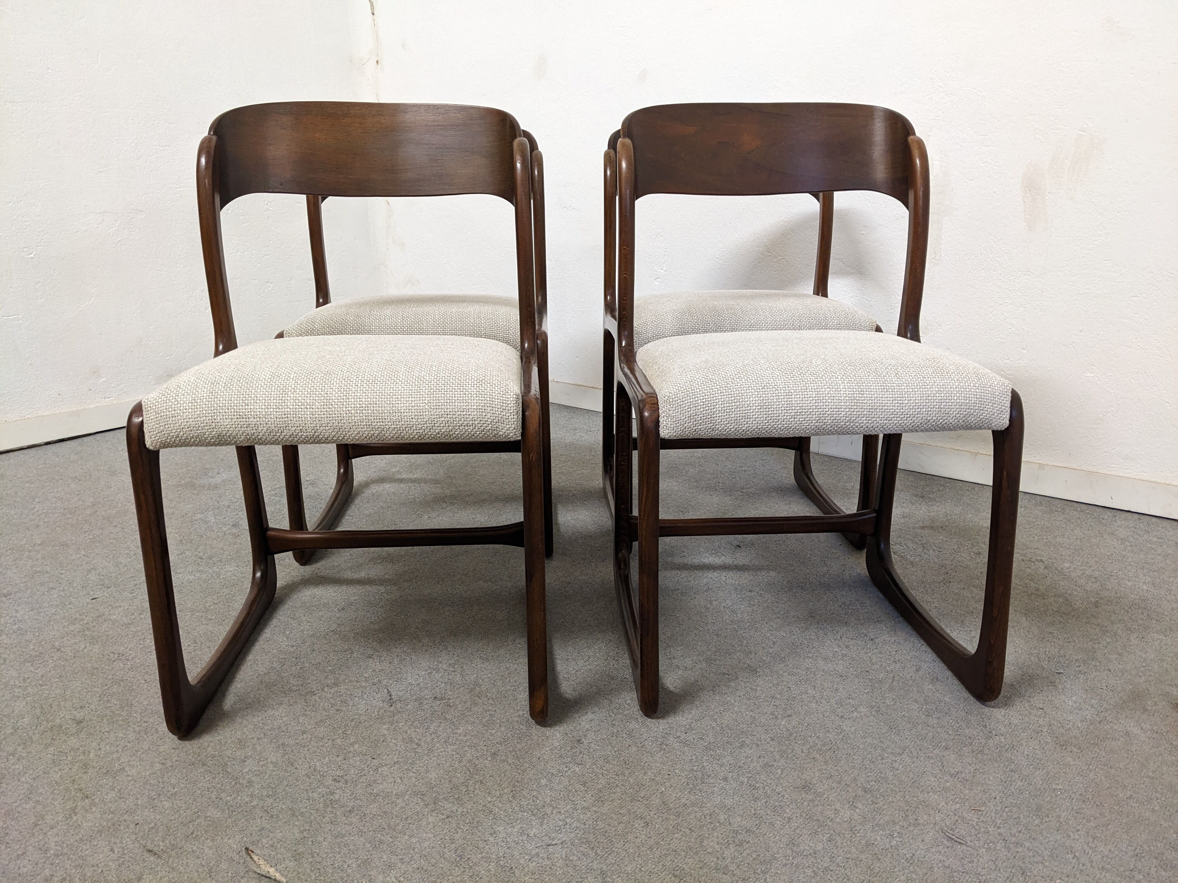 Series of 4 Baumann sled chairs from the 60s/70s
