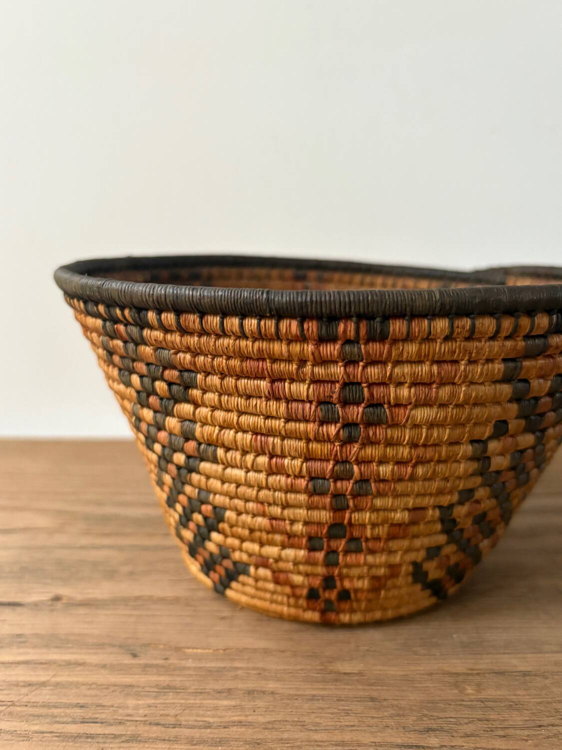 Panier bol en jonc tressé vintage