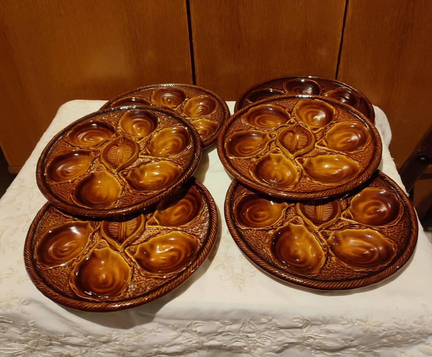 Large St Clément Platter and its 6 oyster plates