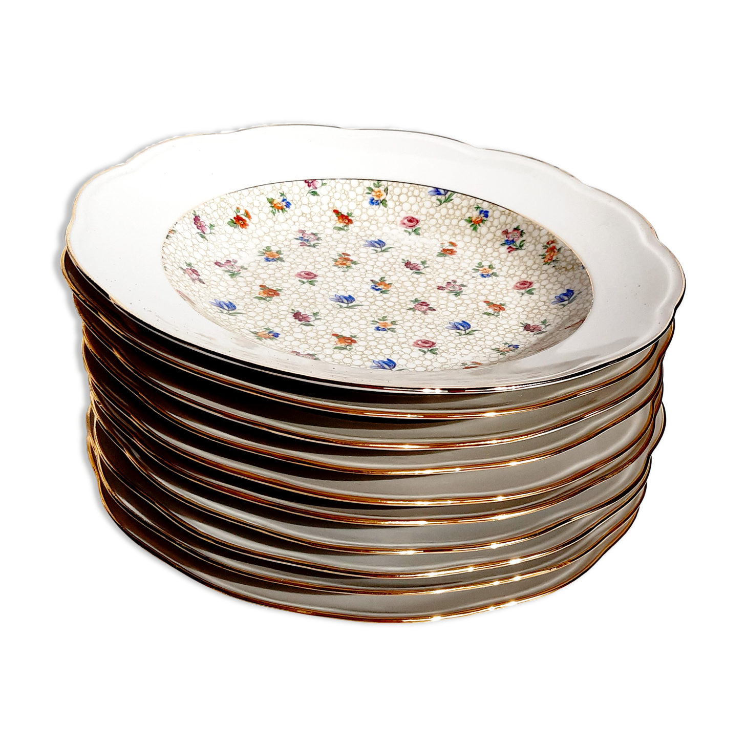 Service of 17 hollow porcelain assietes S.F.P. Société Française de Porcelaine