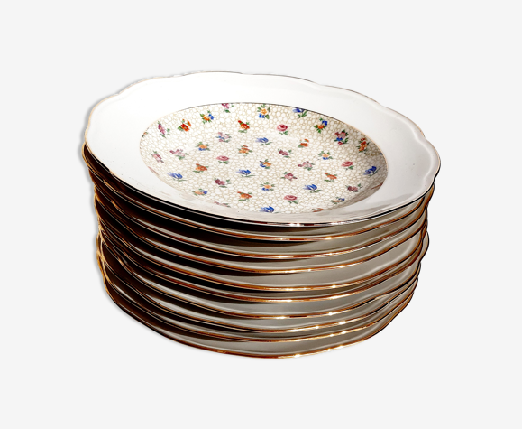 Service de 17 assietes creuses en porcelaine S.F.P. Société Française de Porcelaine