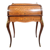 bureau à cylindre de style Louis XV, élégant et très décoratif.
