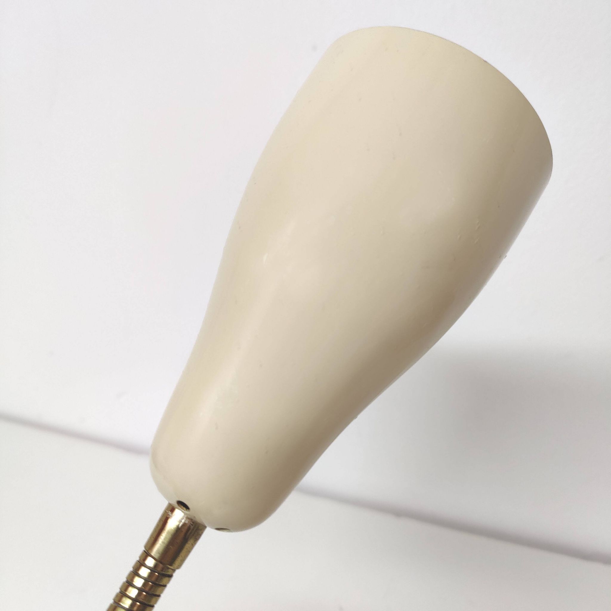 Double adjustable wall light from the 50s in brass and red and cream metal