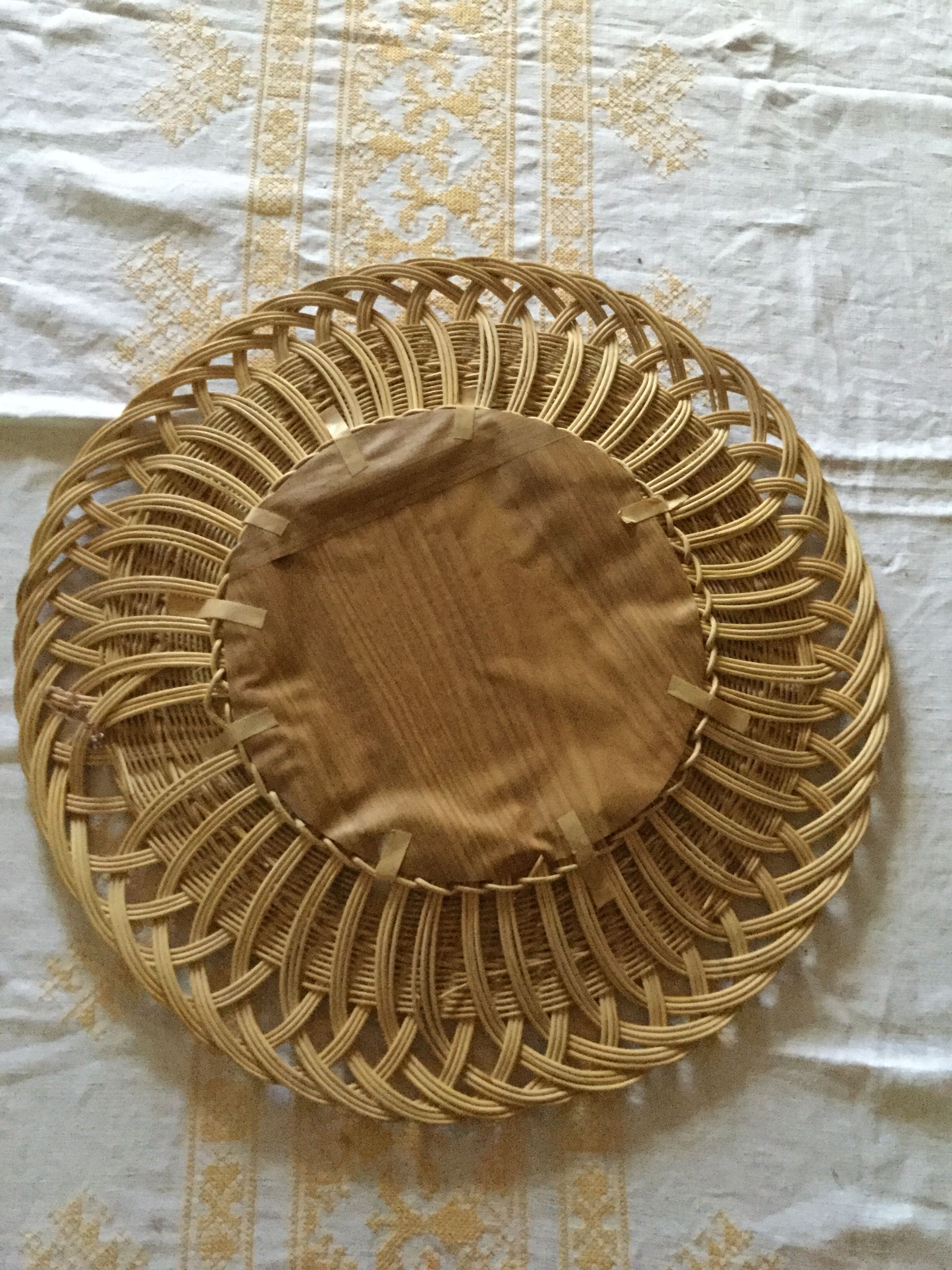 Miroir en rotin des années 60 diamètre 57cm