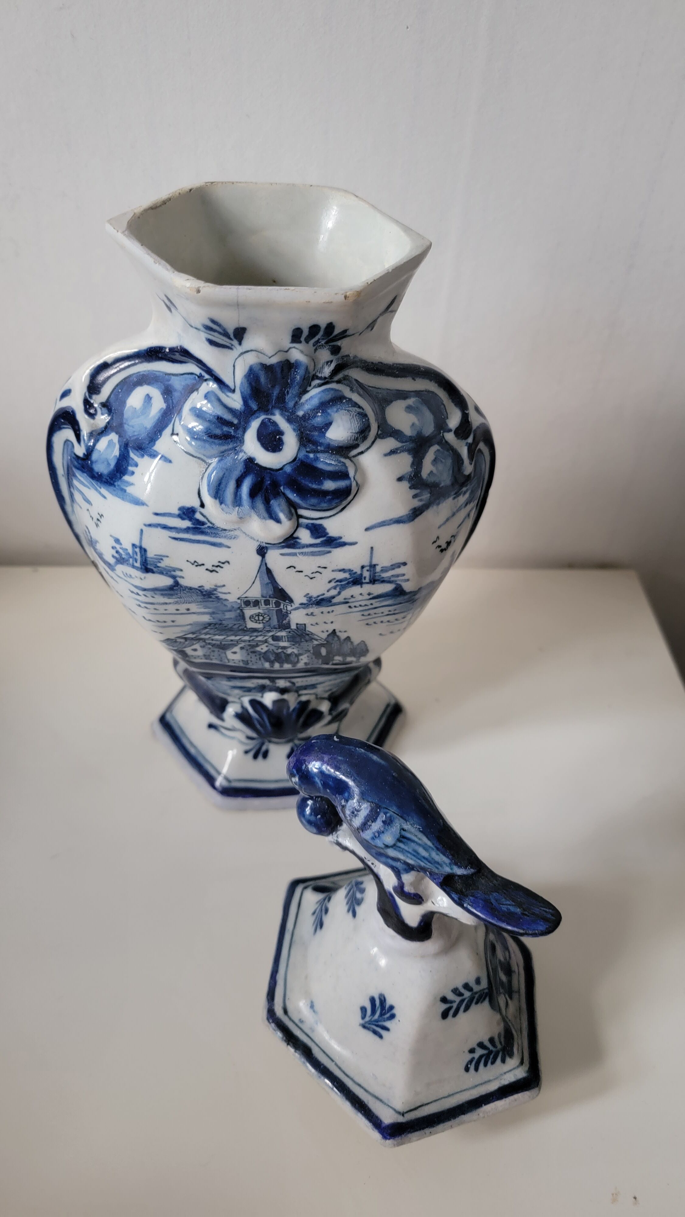 Potiche vase with Chinese lid