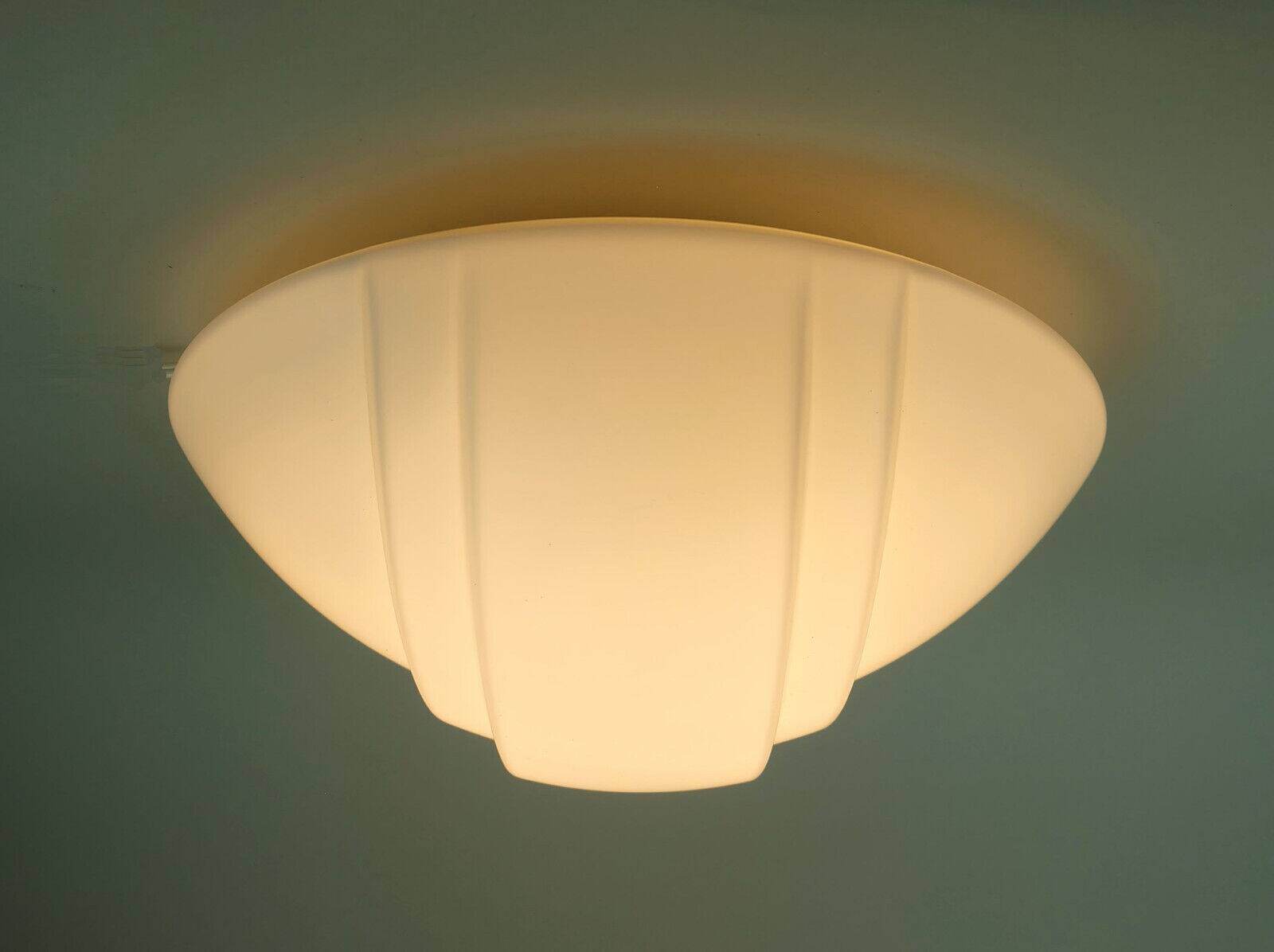 Putzler flush mount plafonnier verre blanc verre satiné années 1970 1980
