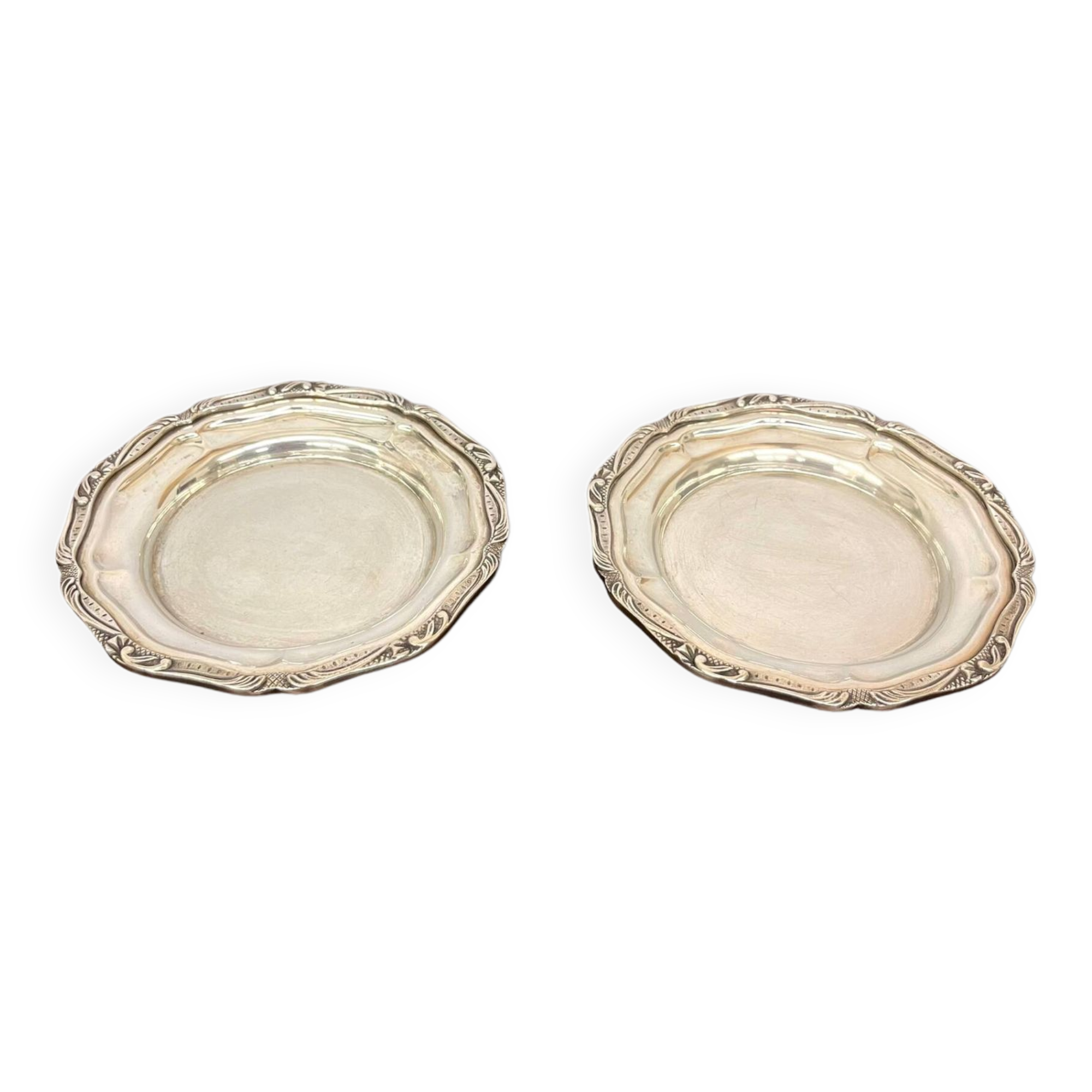 2 silver metal cups foliage pattern