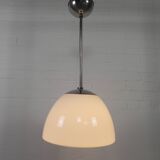 Lampe d'école ancienne avec une grande boule en verre opale, années 1930