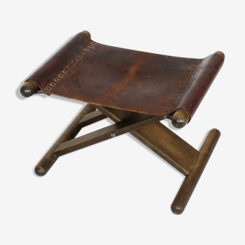 Vintage x-base oak and saddle leather folding safari stool Hungary, 1970