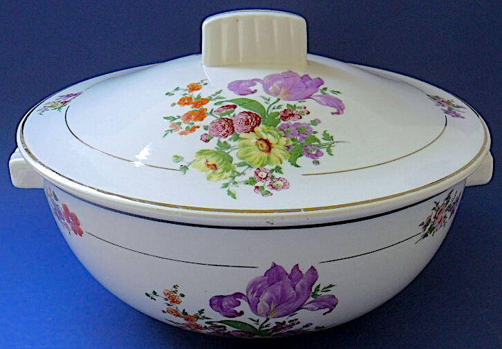 Soupière en semi-porcelaine d'Orchies à décor floral