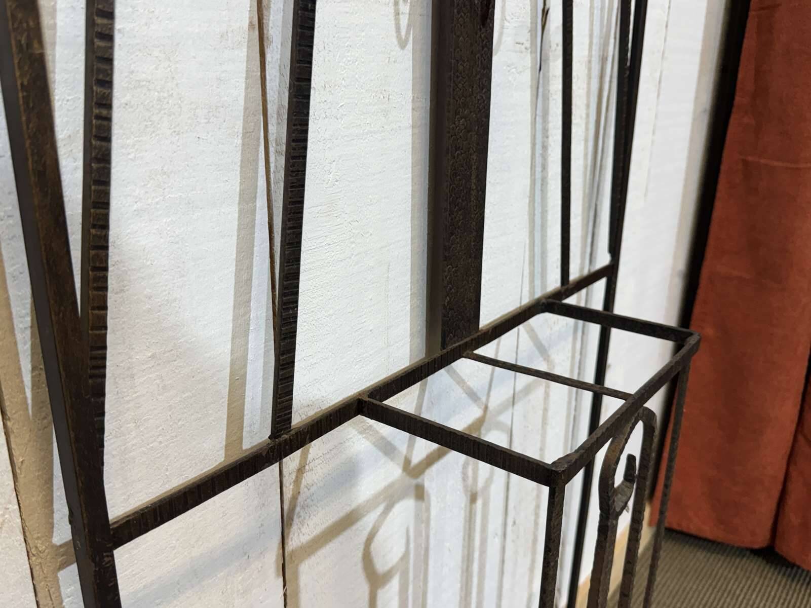 Porte manteaux de style art déco en fer des années 1960
